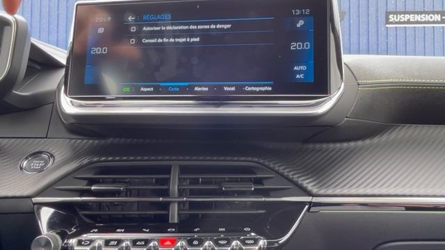 Peugeot 208,2008 l ‘écran, le GPS & Apple carplay& Android Auto, la radio, la clim, les réglages... смотреть онлайн