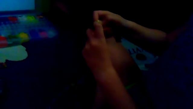 На наруку одевать браслет. смотреть онлайн