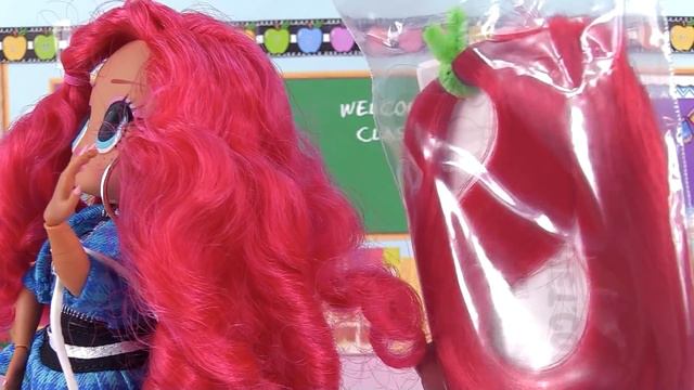 LOL Surprise Family DIY Teacher's Pet Smarty Pants Family смотреть онлайн