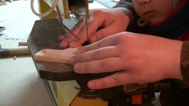 Дети пилят на лобзике смотреть онлайн