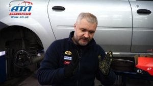 Примерзли колодки | Освобождаем с помощью ручного тормоза