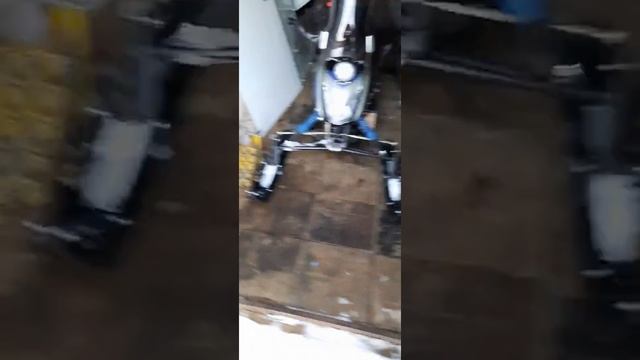 Запуск снегохода Dingo 110 в -25 и правильная работа (как пример) смотреть онлайн