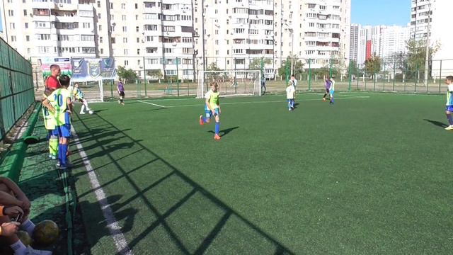 Футбик - Игра ФК Фаворит : ДЮСШ. 1 тайм. смотреть онлайн