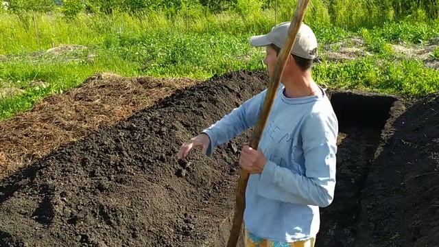 Увеличиваем плодородие за счет компостных грядок. смотреть онлайн
