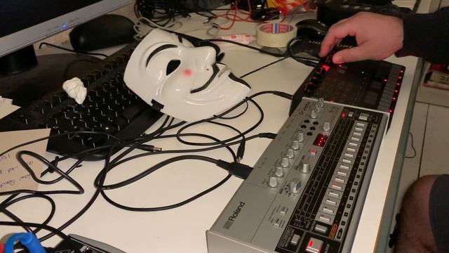 Roland Tr06 & Uno Synth Trance Techno jam/No Mixing смотреть онлайн