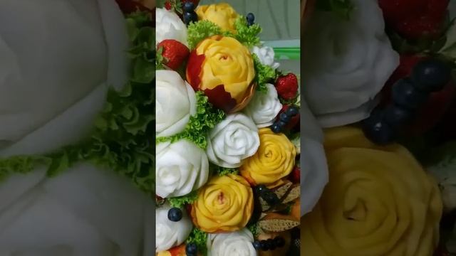 Букеты из фруктов. Розы из дыни. Вкусные торты . Шоколадный фонтан.