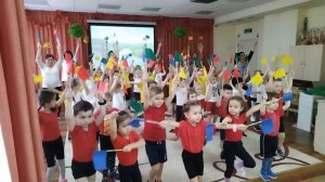 Флешмоб ко  Дню Народного Единства дошкольников групп «Капельки», «Росинки», «Стекляшки», «Мерцание