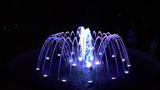 Цветомузыкальные фонтаны Анапы (малый фонтан) смотреть онлайн