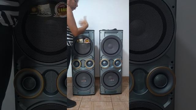 Parlante Amplificador Cafini tipo Torre con luces led смотреть онлайн