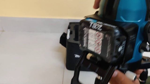 Makita SK40GD - Rechargeable Multi Line Laser 12V - 4 Lines | Makita #SK40GD смотреть онлайн