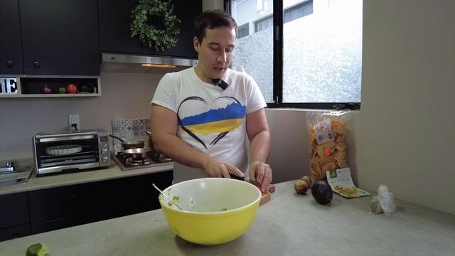 Гуакамоле самостоятельно и из пакета - сравниваем!