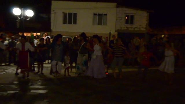 Хор "Чинари" - "Дек се е чуло, видело мома войвода да стане" (Събор 2015) смотреть онлайн