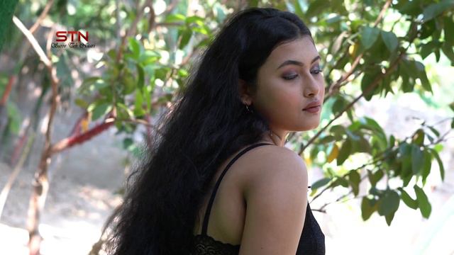 Saree Lover 2023 | FT. Bong Beauty In Black Saree | Saree Fashion | SareeTehNaari