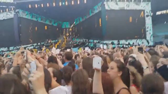 OTRA One Direction several songs | Vienna 10-06-15 live @ Ernst-Happel-Stadion смотреть онлайн