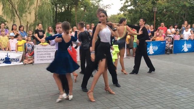 Танцевальная мозаика, 30 августа 2022 смотреть онлайн