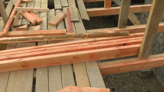 Двускатная мансардная кровля. Стропильная система и крепление к мауэрлату. смотреть онлайн