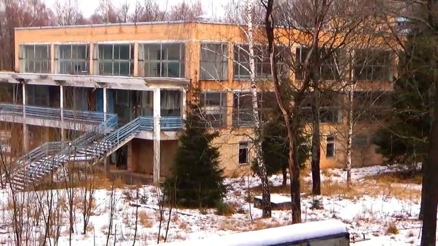 Заброшенный оздоровительный лагерь Юный Зиловец смотреть онлайн