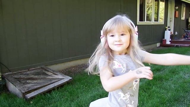 RIWBOX KIDS WIRELESS HEADPHONES. BT05 смотреть онлайн