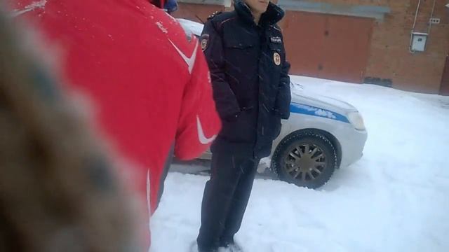 Полиция Сарапула содействует незаконным действиям ООО "Электрические сети Удмуртии" г. Сарапула. смотреть онлайн