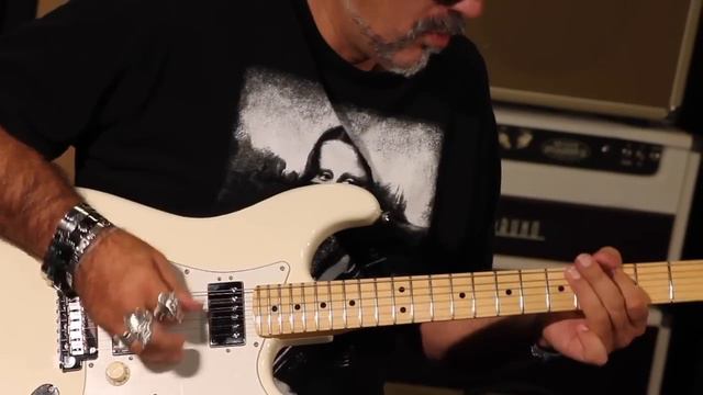 Fender Stratocaster American Standard HH смотреть онлайн