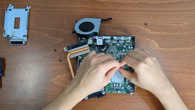 Lenovo ThinkCentre M715Q AMD version teardown and upgrade CPU/RAM/SSD смотреть онлайн
