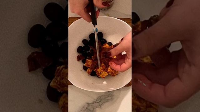 теплый салат с фарфалле, тофу и вялеными томатами? | #веганскиерецепты #постныерецепты # #рецепты