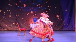 Веселый танец "Кумушки" ансамбль "Карагод"