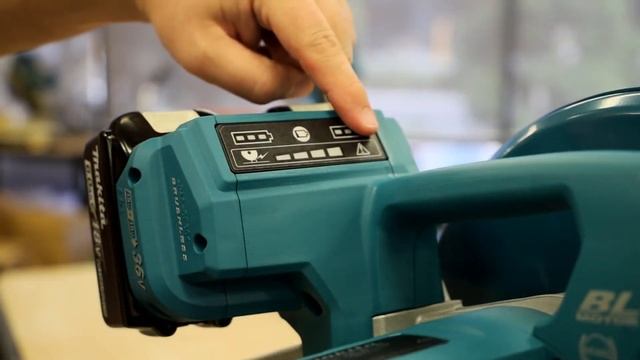 Makita DLW140Z Twin 18v LXT Brushless Cordless Cut-Off Saw смотреть онлайн