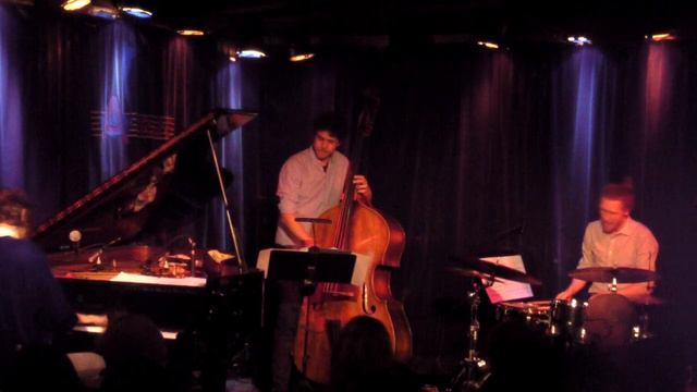 Guy Mintus Trio @ A-Trane Jazz Club Berlin - Zeybekiko for the Brave смотреть онлайн