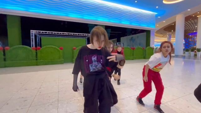 [K-POP IN PUBLIC | ONE TAKE] STRAY KIDS - ”SUPER BOWL” | DANCE COVER BY ENDLESS FLAME смотреть онлайн