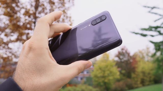 Xiaomi Mi 9 Lite: Srazí konkurenci opět na kolena? - [recenze] смотреть онлайн