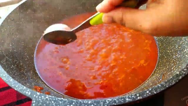 Tomato Khatta Recipe || Tomato Soup Desi Style || টমেটোর টক রেসিপি || Gulp and Giggle смотреть онлайн