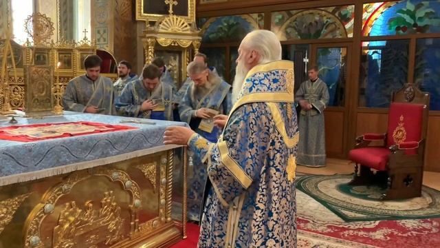 Воскресное Богослужение в Успенском соборе смотреть онлайн