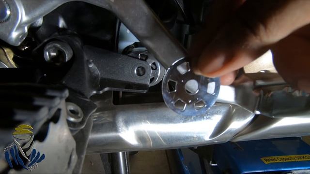 MOUNTING CRASH BARS | OUTBACK MOTORTEK | AFRICA TWIN CRF 1100L (ENG-SUB) смотреть онлайн