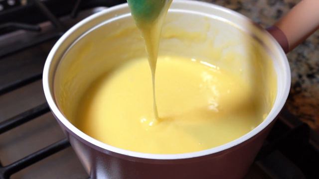 Strawberry Cake Recipe With Fresh Strawberries | Soft And Fluffy Strawberry Cake To Try Now! 🍓