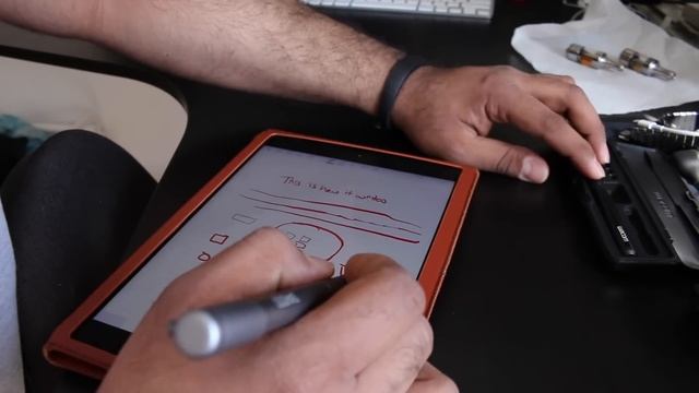 Apple IPad Air 2 With Wacom Bamboo Fineline And Creative Active Bluetooth Stylus
