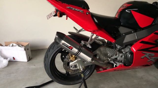 Dominator HP1 - Honda CBR954RR FireBlade смотреть онлайн