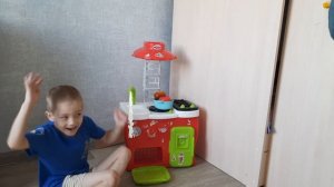 Даша затопила комнату