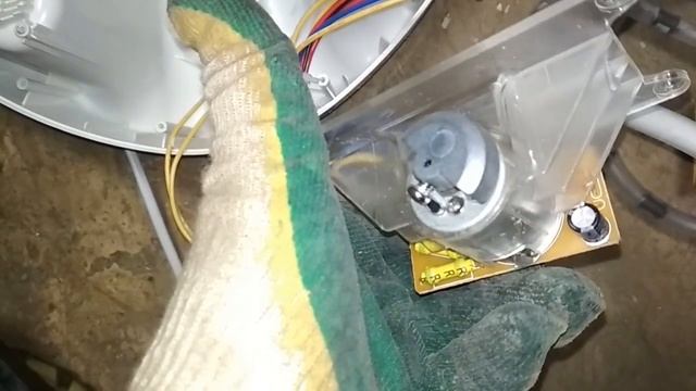 ГИДРОМАССАЖНАЯ ВАННОЧКА ДЛЯ НОГ BOSCH PMF 1232/01. РАЗБОР. смотреть онлайн