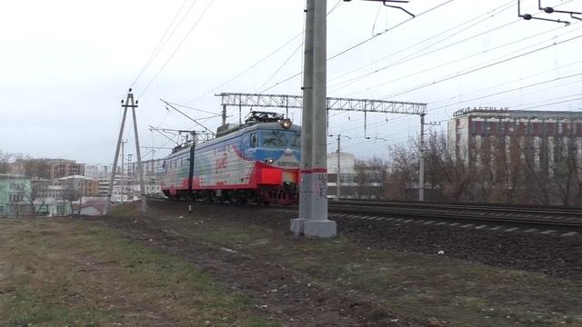 Электровоз ВЛ11м-178 "Измерительная лаборатория" (ТЧЭ-23) следует резервом.