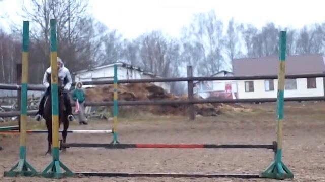 Осень на конюшне смотреть онлайн