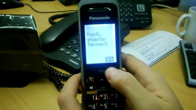 Panasonic TGP500 - Register Handset with Base Station смотреть онлайн