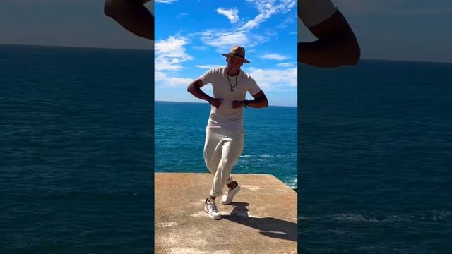 C-Walk to the beat! ???? #cwalk #ocean #stilldre #snoopdogg смотреть онлайн
