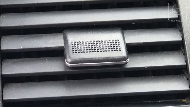 Volkswagen T5 & T5.1 Air Vent Tab Replacement