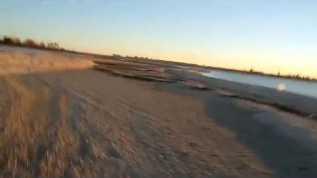 На маяк по дну высохшего моря 2 смотреть онлайн