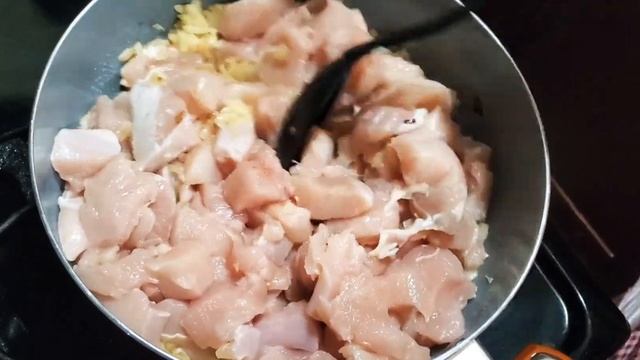 Как приготовить вкусный обед из курицы ? CHIKEN WITH TANDER SOUSE смотреть онлайн