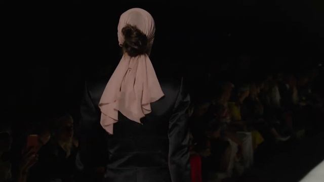 Tom Ford SS19 Full Show смотреть онлайн