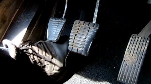 Замена главного цилиндра сцепления (ГЦС) УАЗ Патриот своими руками.