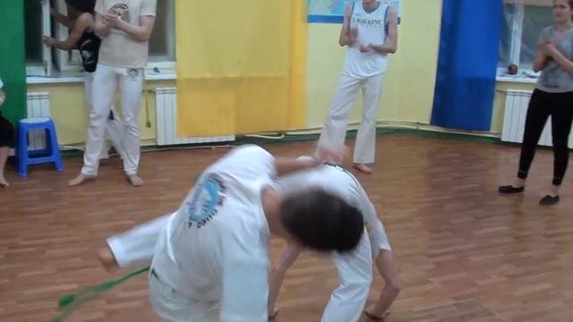 Capoeira roda Ukraine. Открытая рода в Академии капоэйры. Киев, Украина .20.12.2014 смотреть онлайн