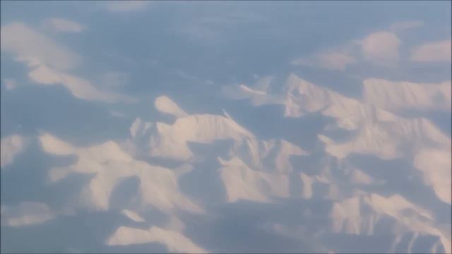 S7 AirLines Boeing 737-400 Flying over the Ural Mountains смотреть онлайн